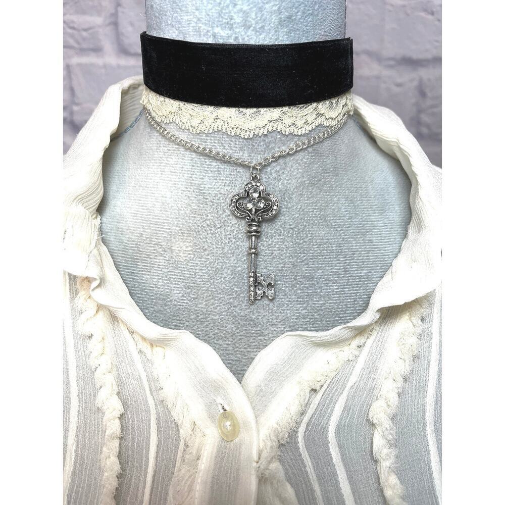 Handmade velvet and lace skeleton key choker necklace